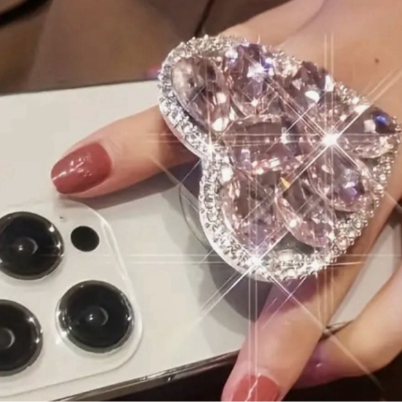 NWOT one heart bejeweled pop sockets - Picture 2 of 3